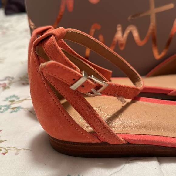 NIB Crown Vintage Evalinda ankle strap cutout wedge shoe - Picture 4 of 8